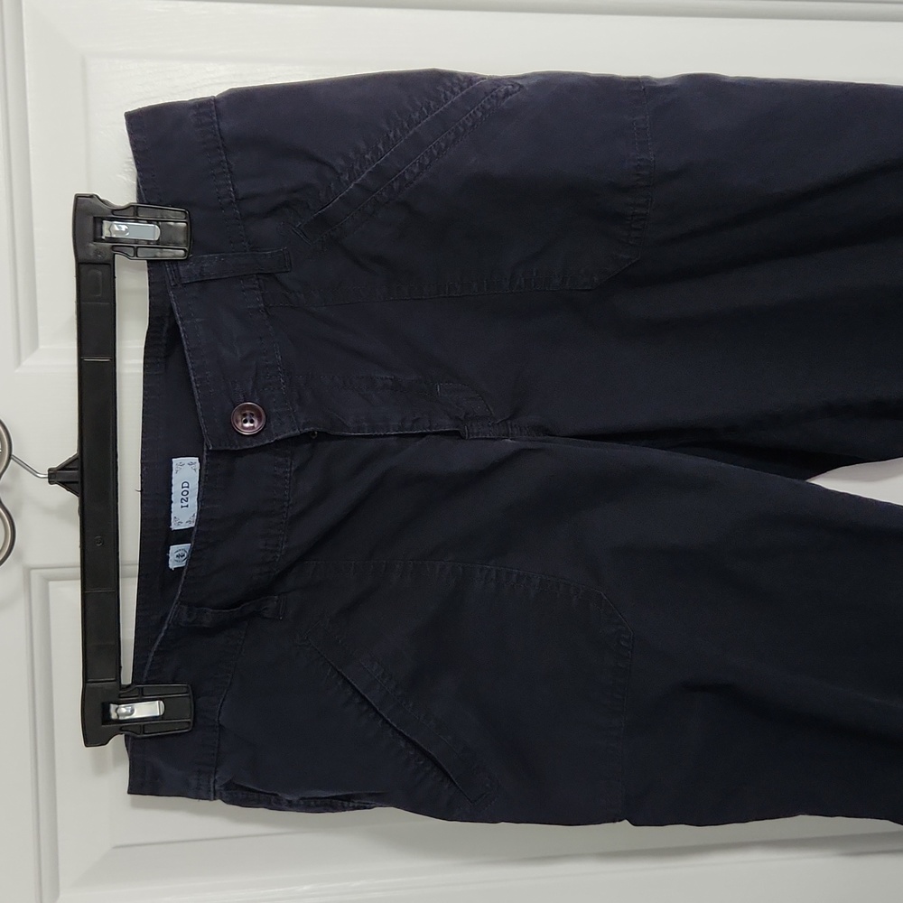 Women's Izod capris.